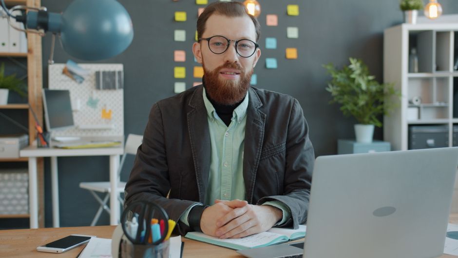 Community manager freelance 2026 : premiers pas concrets